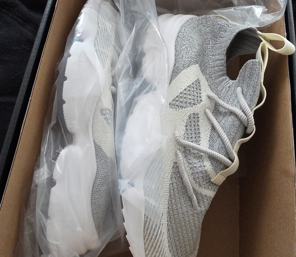 SIA REFLECTIVE GLOWS. Gray and White Men's Sneakers